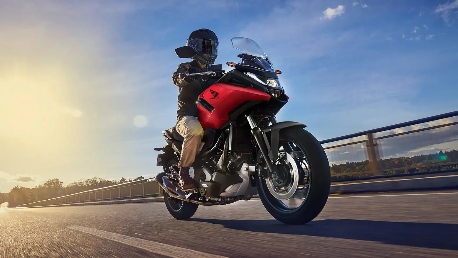 2025-NC750X_Location_Dynamic_1560x880