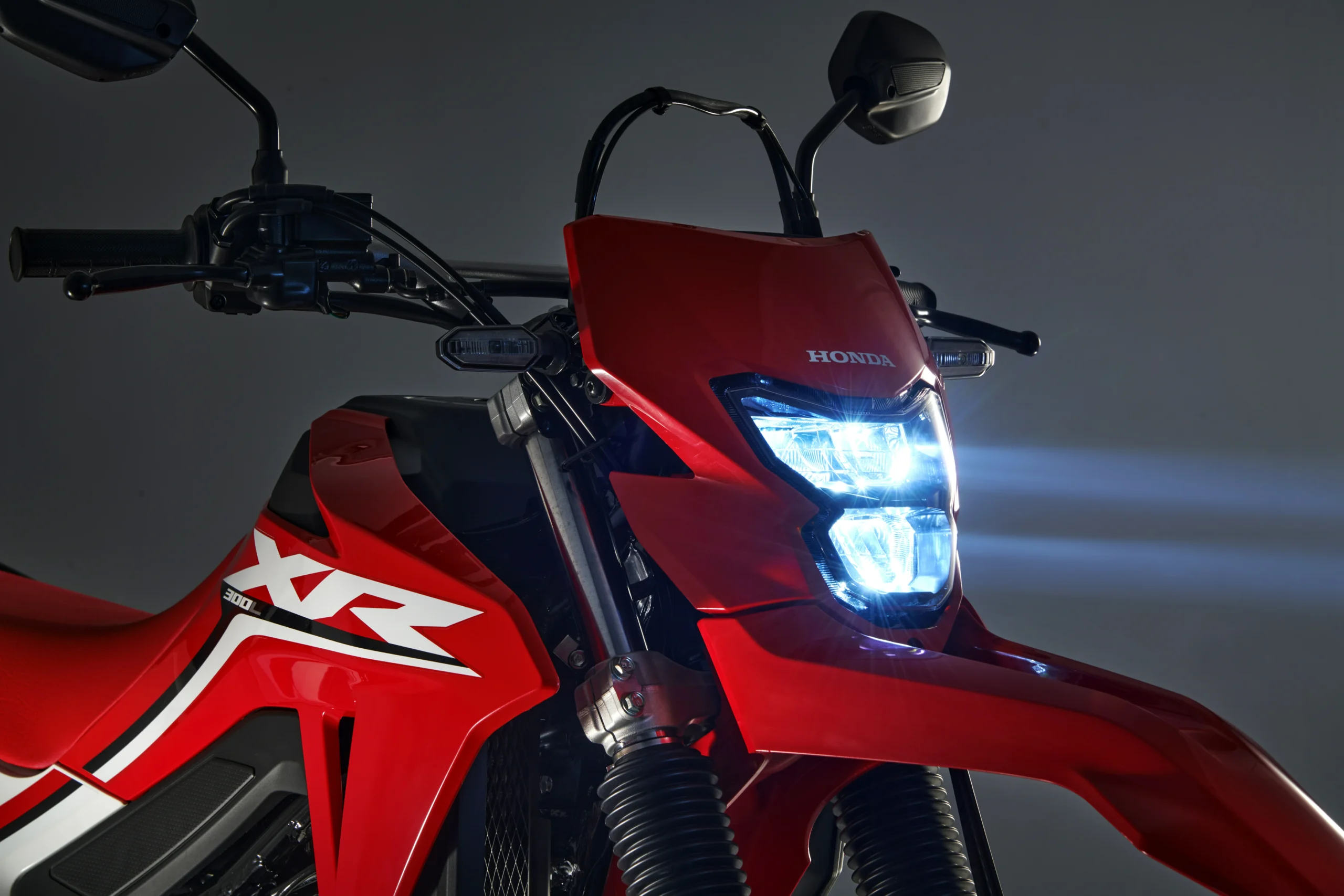 Honda-Tornado-300L13098