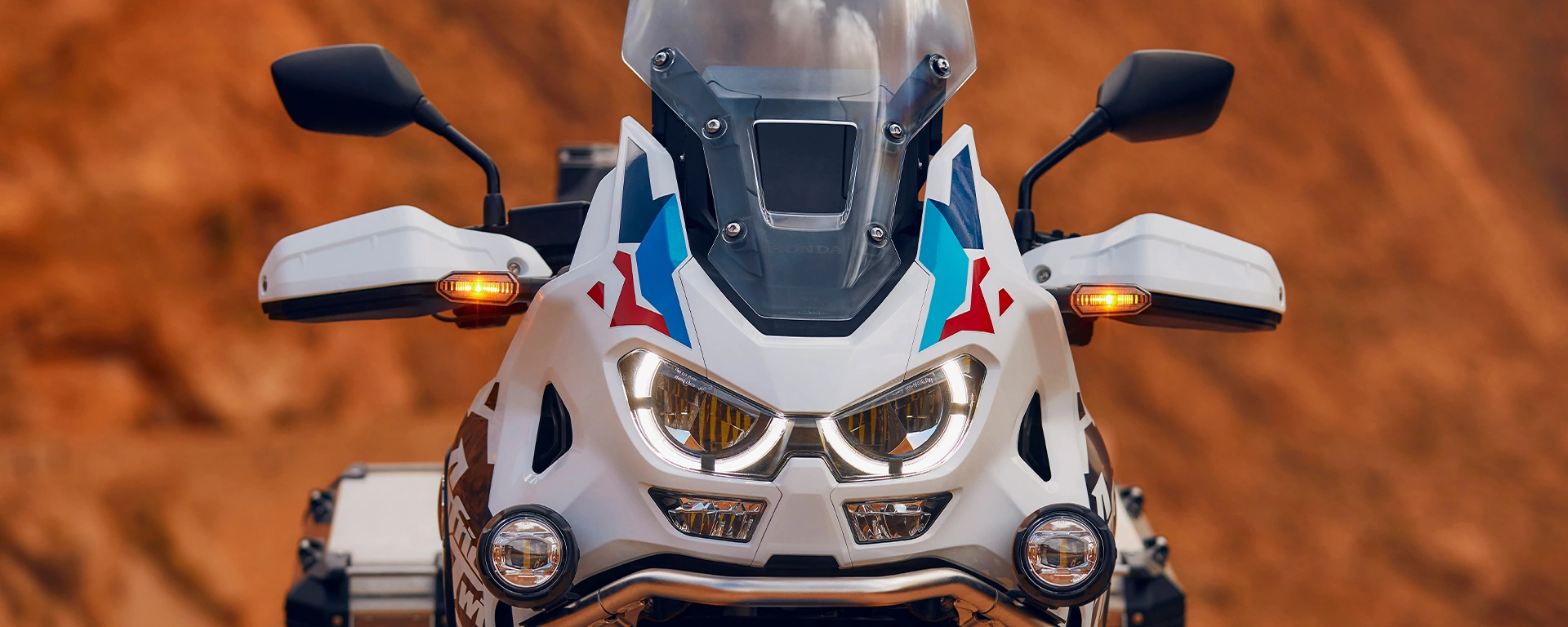 Led-e-guidão-moto-Honda-Africa-Twin-em-destaque