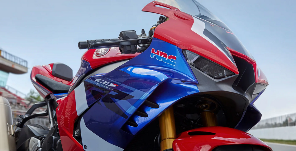 main_webp_comprar-cbr-1000rr-r-fireblade-sp-30th-anniversary-edition-2024_0c97fca1f2.png